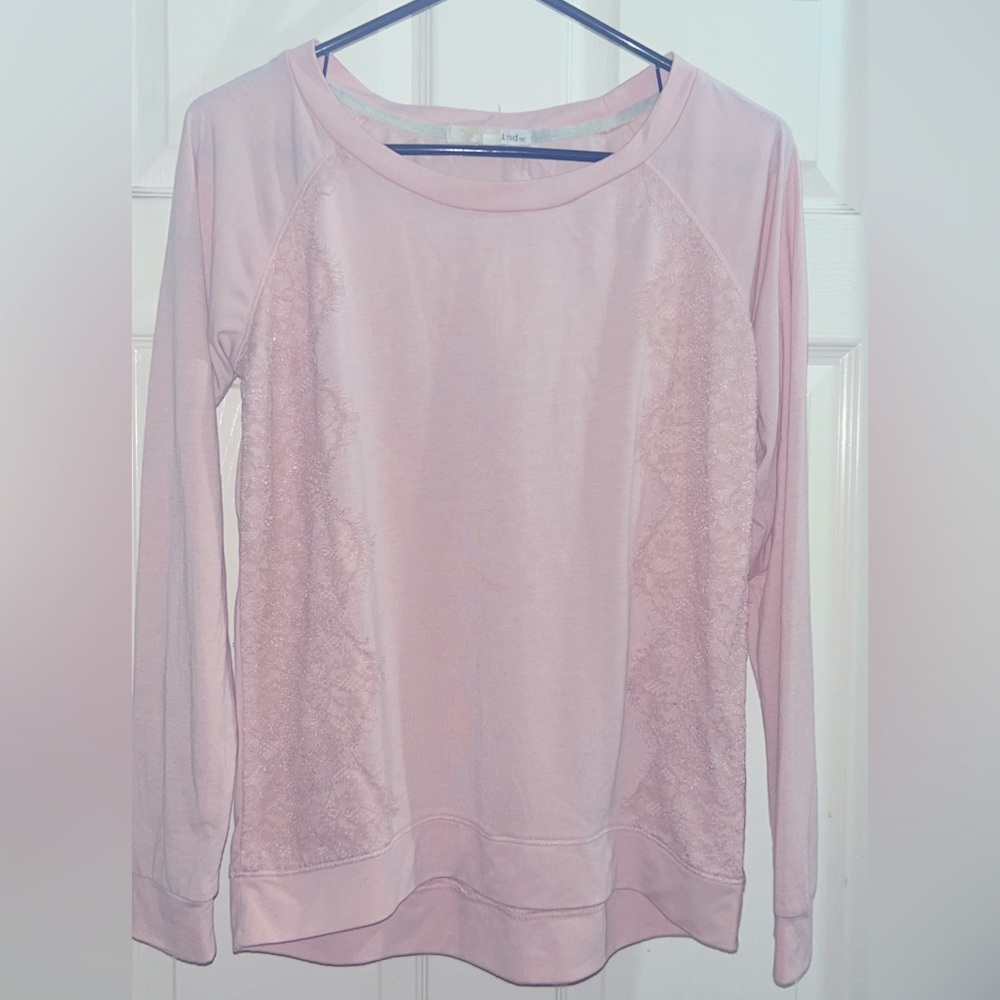 Rewind Junior’s pink sweatshirt with lace accents (medium)